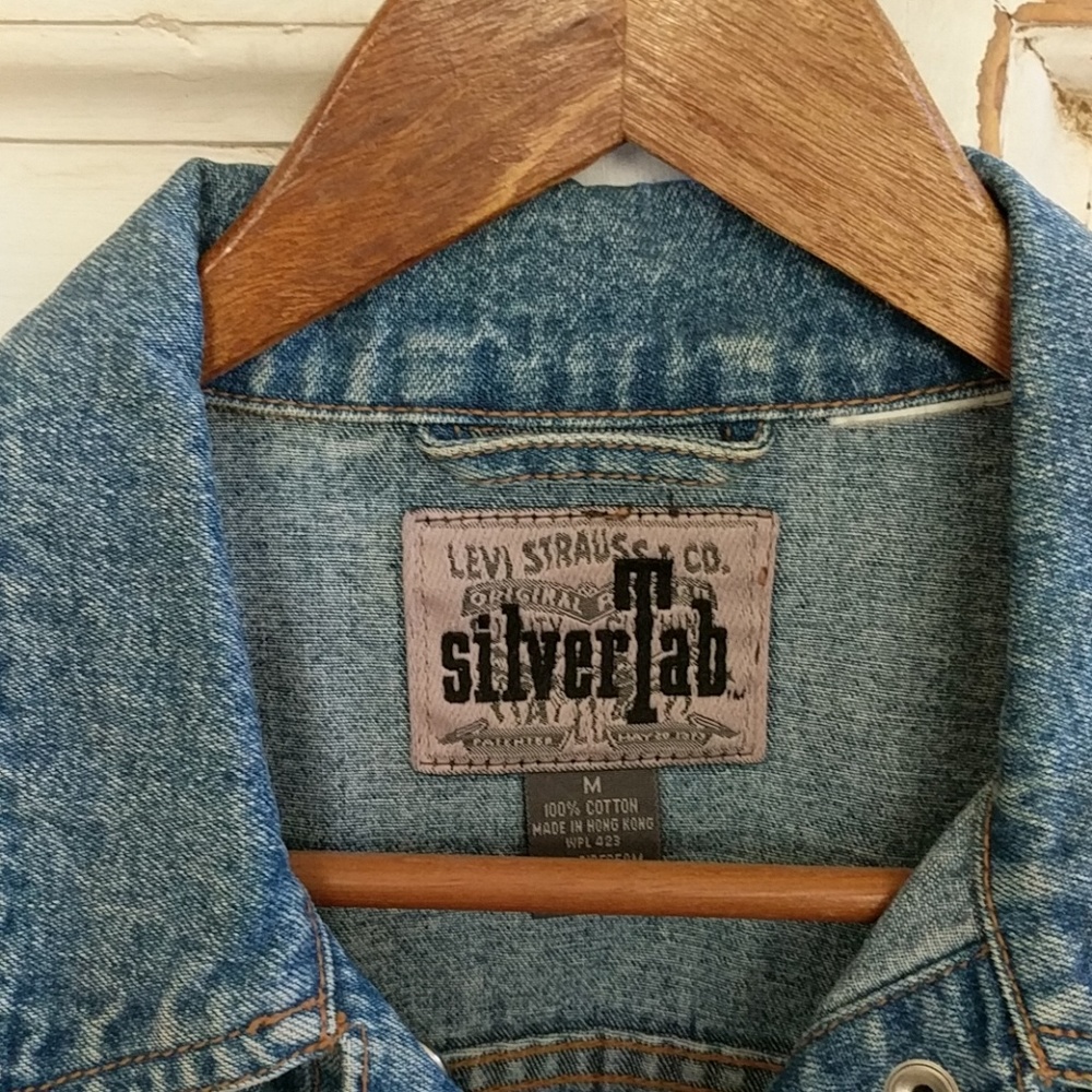 Authentic Levi Strauss Jean Jacket M - image 3